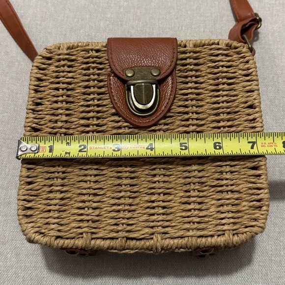 Boho Chic Wicker Basket Style Crossbody Bag-Brown Faux Leather Strap-Brass Tone - Picture 8 of 16